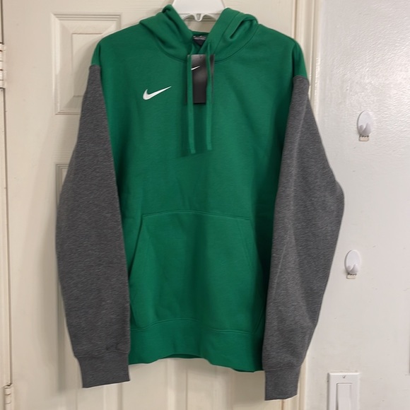 Nike Men’s Hoodie Pullover - Picture 5 of 7